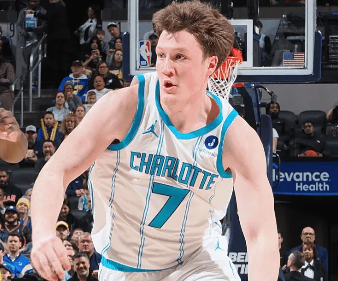 开元app-黄蜂本赛季两次打出4连胜且赢至少15分，联盟其余队0次