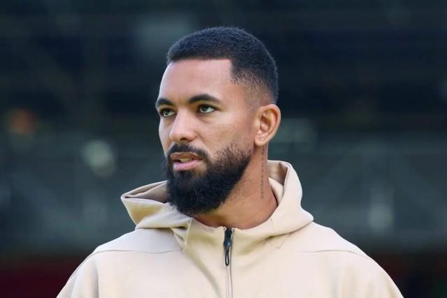 开元app-维拉有意签回旧将道格拉斯·路易斯